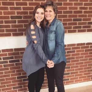 Meet your Posher, Delaney